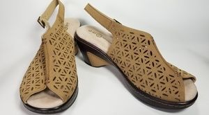 J-41 Adventure On Sandals Women's Size 8M